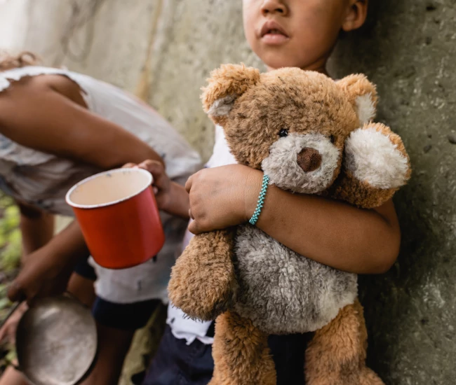 Imagem de uma criança em situação de vulnerabilidade